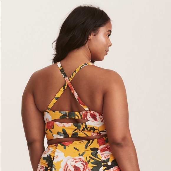 💕SOLD💕 Torrid Floral Twist Lined Bikini Top - Picture 4 of 5